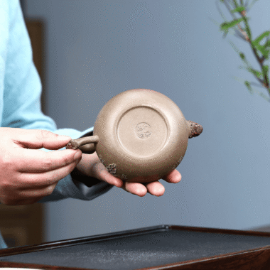 Yixing Zisha Teapot [Taihu Stone Ruding] (Qinghua Duan Ni – 250ml)