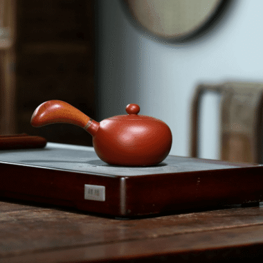 Yixing Zisha Teapot [Tang Yu Side Handle Pot] (Dahongpao – 220ml)