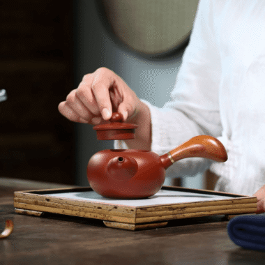 Yixing Zisha Teapot [Tang Yu Side Handle Pot] (Dahongpao – 220ml)