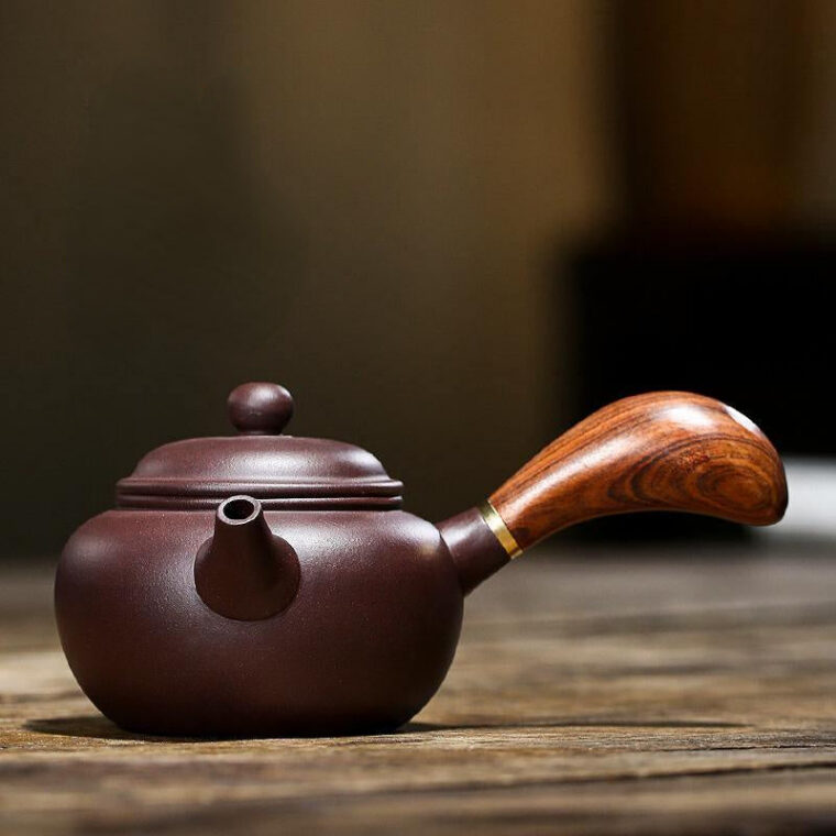 Yixing Zisha Teapot [Tang Yu Side Handle Pot]  (Zi Ni – 220ml)