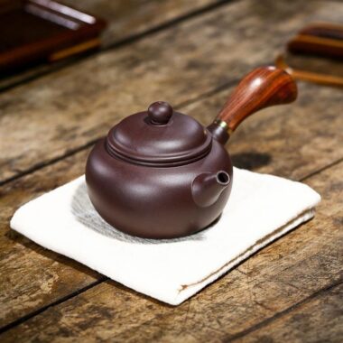 Yixing Zisha Teapot [Tang Yu Side Handle Pot]  (Zi Ni – 220ml)