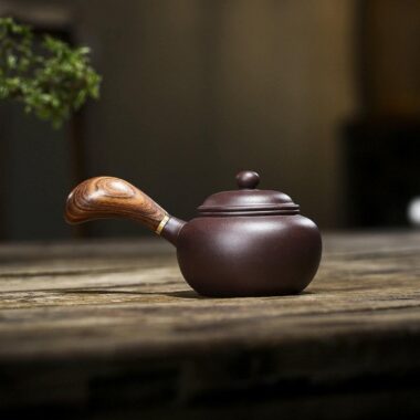 Yixing Zisha Teapot [Tang Yu Side Handle Pot]  (Zi Ni – 220ml)