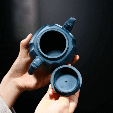 Yixing Zisha Teapot [The Dragon] (Tian Qing Ni – 300ml)