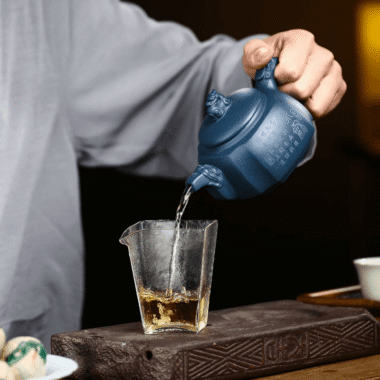 Yixing Zisha Teapot [The Dragon] (Tian Qing Ni – 300ml)