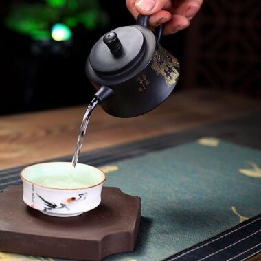 Yixing Zisha Teapot [The Universe] (Hei Zhu Ni – 150ml)