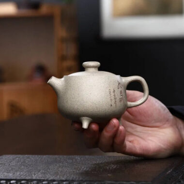 Yixing Zisha Teapot [Three Legs Tripod] (Bai Duan Ni – 160ml)