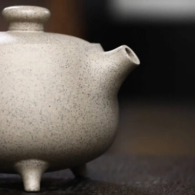 Yixing Zisha Teapot [Three Legs Tripod] (Bai Duan Ni – 160ml)