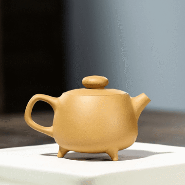 Yixing Zisha Teapot [Three Legs Tripod] (Huangjin Duan Ni – 190ml)
