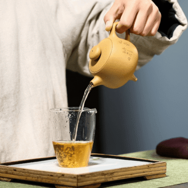 Yixing Zisha Teapot [Three Legs Tripod] (Huangjin Duan Ni – 190ml)