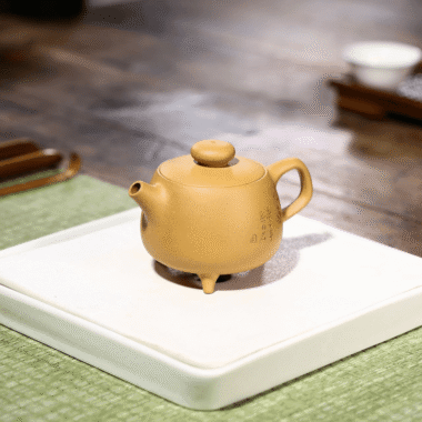 Yixing Zisha Teapot [Three Legs Tripod] (Huangjin Duan Ni – 190ml)