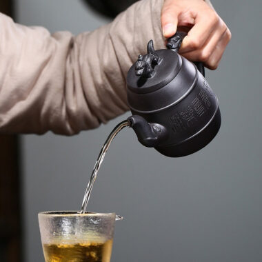 Yixing Zisha Teapot [Xiangrui] (Hei Ni – 420ml)
