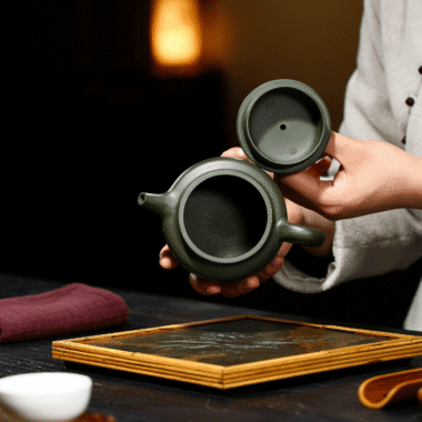 Yixing Zisha Teapot [Xinjing De Zhong] (Lu Ni – 300ml)