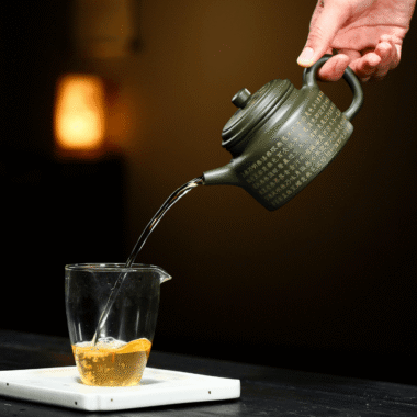 Yixing Zisha Teapot [Xinjing De Zhong] (Lu Ni – 300ml)