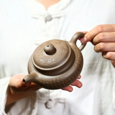 Yixing Zisha Teapot [Xinjing Fanggu] (Duan Ni – 280ml)