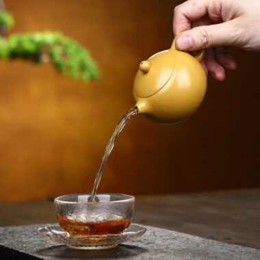 Yixing Zisha Teapot [Xishi Pot] (Huangjin Zhu Ni – 150ml)