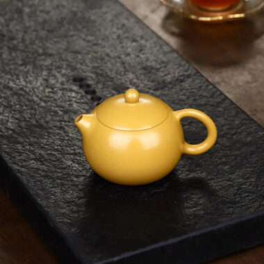 Yixing Zisha Teapot [Xishi Pot] (Huangjin Zhu Ni – 150ml)
