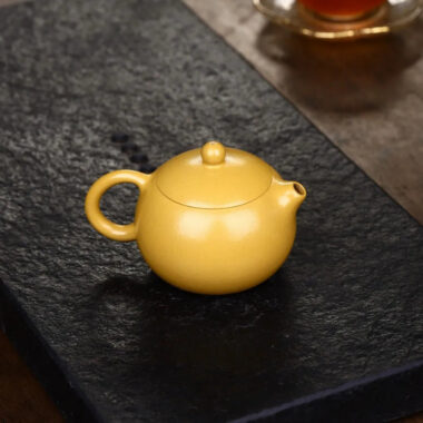 Yixing Zisha Teapot [Xishi Pot] (Huangjin Zhu Ni – 150ml)