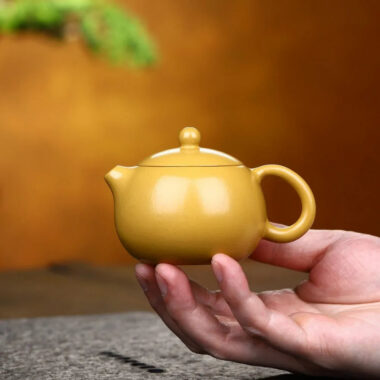 Yixing Zisha Teapot [Xishi Pot] (Huangjin Zhu Ni – 150ml)