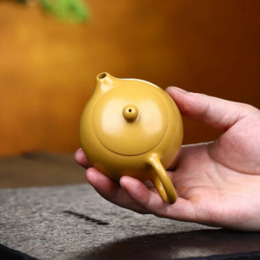 Yixing Zisha Teapot [Xishi Pot] (Huangjin Zhu Ni – 150ml)