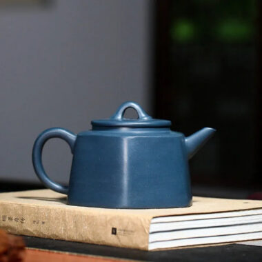 Yixing Zisha Teapot [Yangshen Liufang] (Tian Qing Ni -370ml)