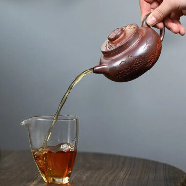 Yixing Zisha Teapot [Yuan Zhu Guan Shan] (High Temperature Duan Ni – 290ml)