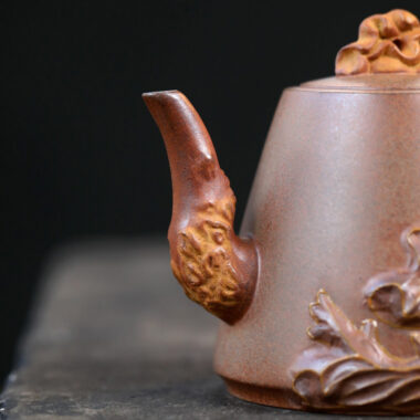Yixing Zisha Teapot [Yunhai Song Tao] (High Temperature Duan Ni – 255ml)