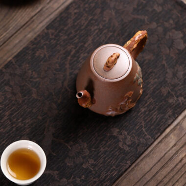 Yixing Zisha Teapot [Yunhai Song Tao] (High Temperature Duan Ni – 255ml)