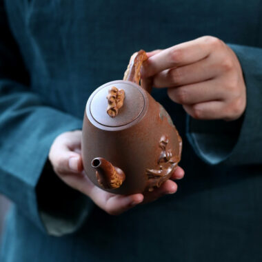 Yixing Zisha Teapot [Yunhai Song Tao] (High Temperature Duan Ni – 255ml)