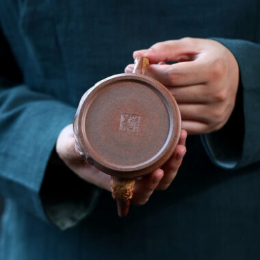 Yixing Zisha Teapot [Yunhai Song Tao] (High Temperature Duan Ni – 255ml)
