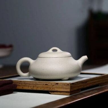 YixingZisha Teapot [Hantang Shi Piao] (Bai Duan Ni – 300ml)