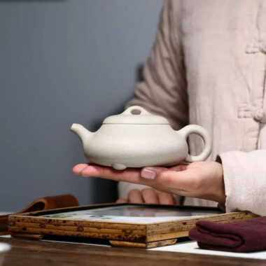 YixingZisha Teapot [Hantang Shi Piao] (Bai Duan Ni – 300ml)