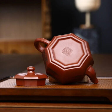 Full Handmade Yixing Zisha Teapot [Bafang Lai Cai Pot] (Hong Pi Long – 280ml)