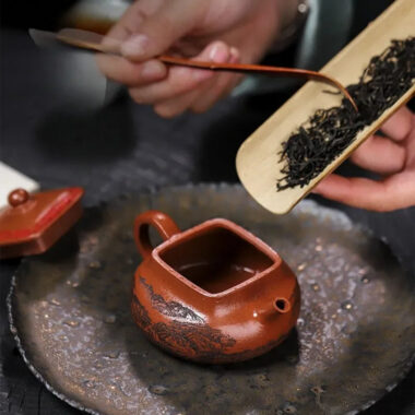 Full Handmade Yixing Zisha Teapot [Bai Fu Ju Zhen] (Hong Jiang Po Ni – 150ml)