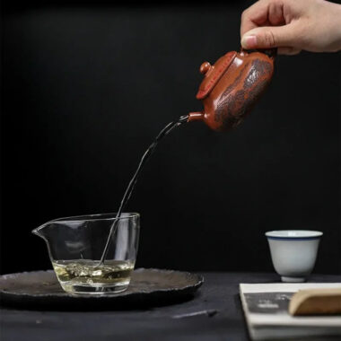 Full Handmade Yixing Zisha Teapot [Bai Fu Ju Zhen] (Hong Jiang Po Ni – 150ml)