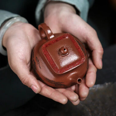 Full Handmade Yixing Zisha Teapot [Bai Fu Ju Zhen] (Hong Jiang Po Ni – 150ml)