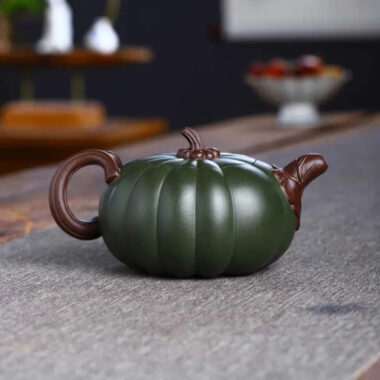 Full Handmade Yixing Zisha Teapot [Bi-color Pumpkin Pot] (Lu Ni/Hong Ni – 380ml)