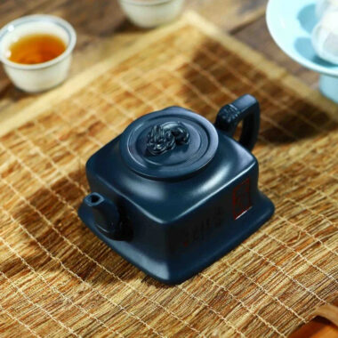 Full Handmade Yixing Zisha Teapot [Cha Yuan] (Tian Qing Ni – 230ml)