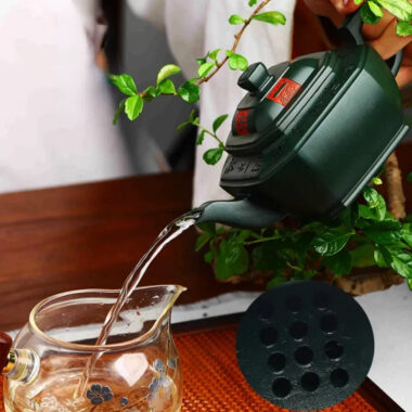Full Handmade Yixing Zisha Teapot [Chan Cha Yiwei] (Feicui Lu Ni – 310ml)