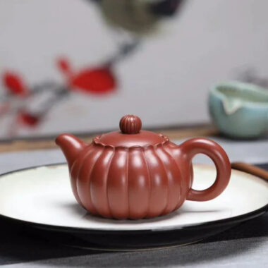 Full Handmade Yixing Zisha Teapot [Chrysanthemum Bud Pot] (Zao Hong Ni – 160ml)