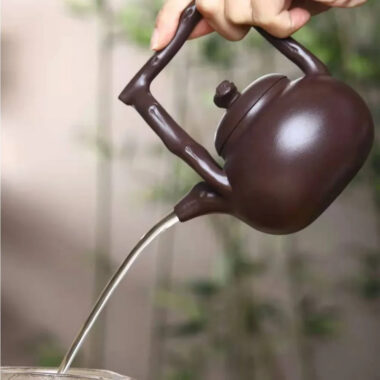 Full Handmade Yixing Zisha Teapot [Dong Po Tiliang Pot] Plain Smooth (Lao Zi Ni – 240ml)