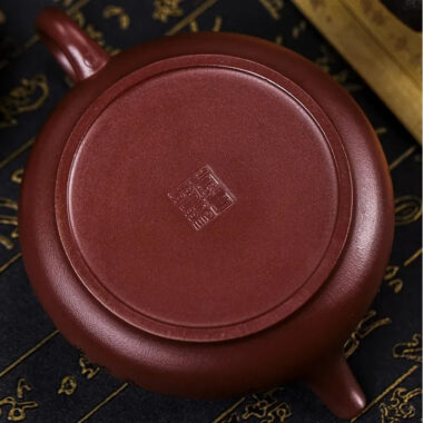 Full Handmade Yixing Zisha Teapot [Eight Horses] (Lao Zi Ni – 280ml)