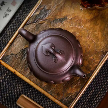 Full Handmade Yixing Zisha Teapot [Fanggu Ruyi] (Lao Zi Ni – 500ml)