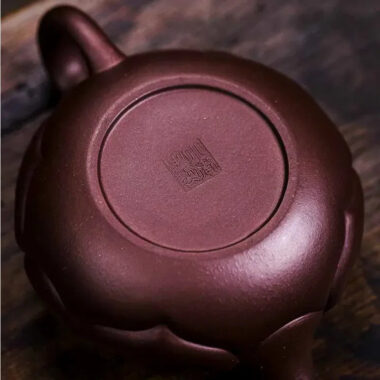 Full Handmade Yixing Zisha Teapot [Fanggu Ruyi] (Lao Zi Ni – 500ml)