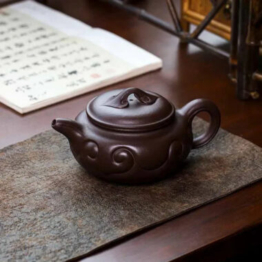 Full Handmade Yixing Zisha Teapot [Fanggu Ruyi] (Lao Zi Ni – 500ml)