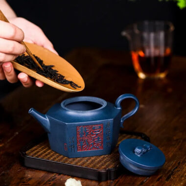 Full Handmade Yixing Zisha Teapot [Flying Leopard] (Tian Qing Ni – 300ml)