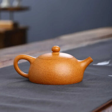 Full Handmade Yixing Zisha Teapot [Half Moon Pot] (Wucai Lao Duan Ni – 180ml)