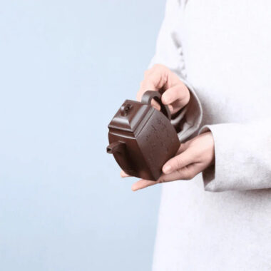 Full Handmade Yixing Zisha Teapot [Han Fang] (Lao Zi Ni – 270ml)