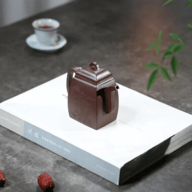 Full Handmade Yixing Zisha Teapot [Han Fang] (Lao Zi Ni – 270ml)