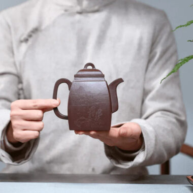 Full Handmade Yixing Zisha Teapot [Han Fang] (Lao Zi Ni – 270ml)