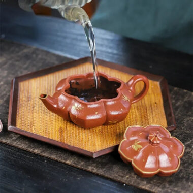 Full Handmade Yixing Zisha Teapot [Hua Fei Die Wu] (Jin Jiang Po Ni – 250ml)